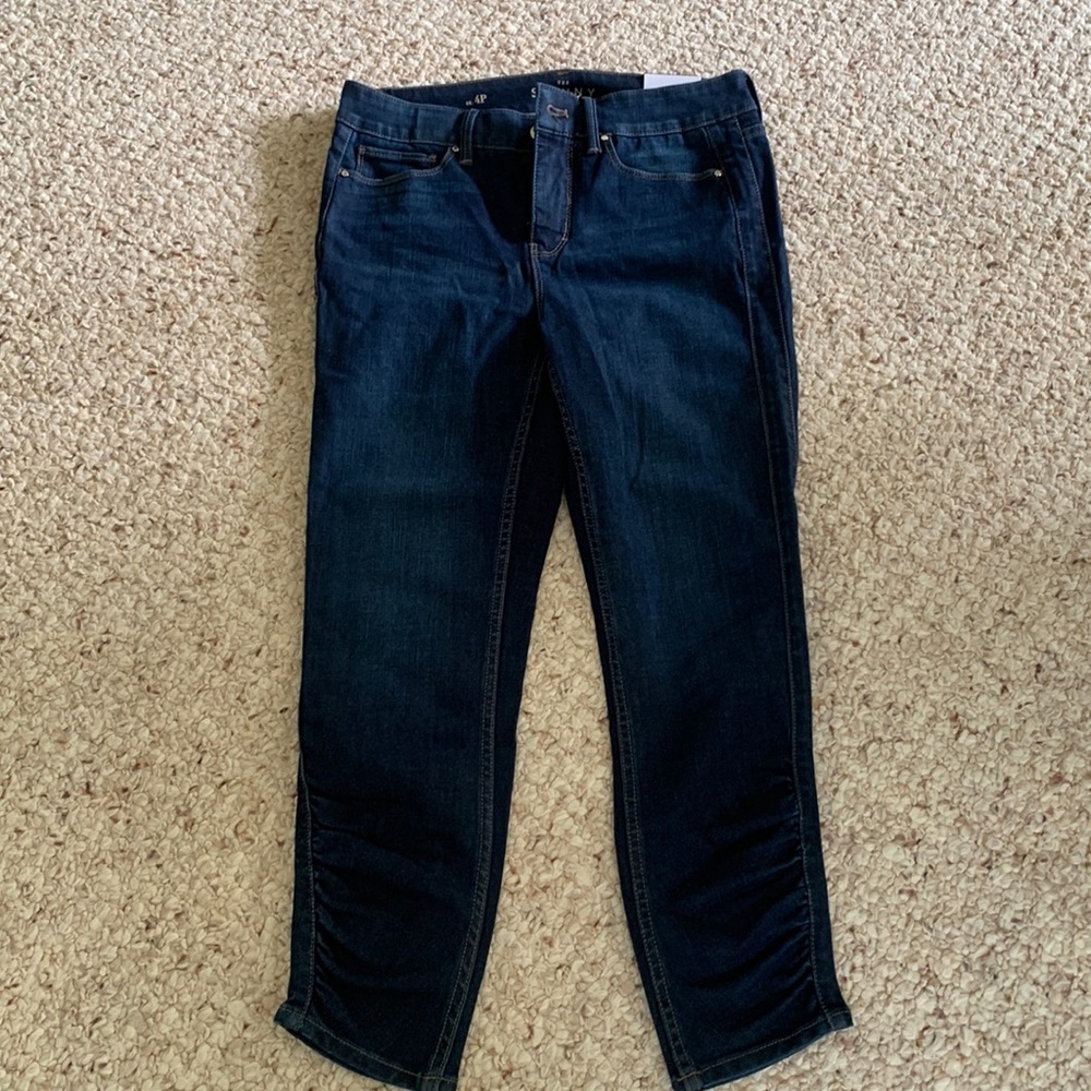 NWT HIGH RISE SKINNY CROP jeans, Denim dark wash